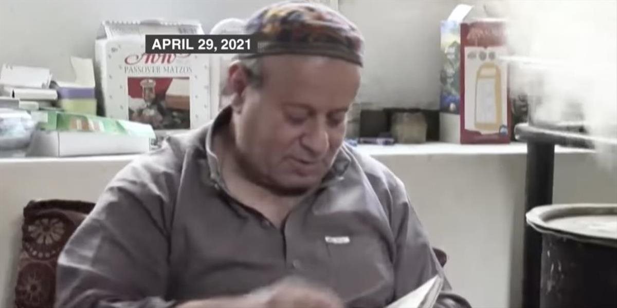 Posledný Žid žijúci v Kábule bráni synagógu vlastným telom!