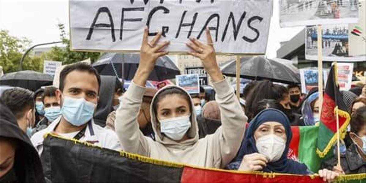 V Nemecku a Francúzsku ľudia demonštrovali za prijatie utečencov z Afganistanu