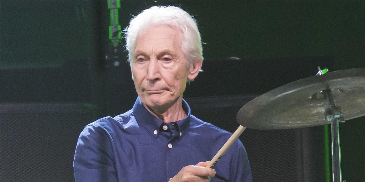 Vo veku 80 rokov zomrel bubeník skupiny The Rolling Stones Charlie Watts