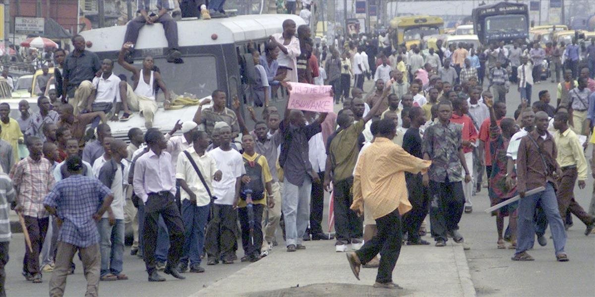 Nigérijsky gang prepustil desiatky unesených študentov