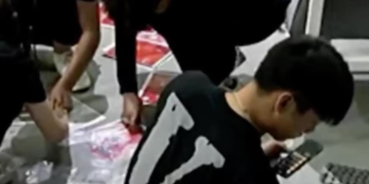 Muž zaplatil za auto drobnými! Zamestnanci ich rátali tri hodiny