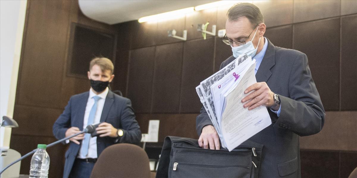 Jaromír Čižnár dnes na súde potvrdil, že mu Trnka pred Ficom púšťal nahrávku Gorily