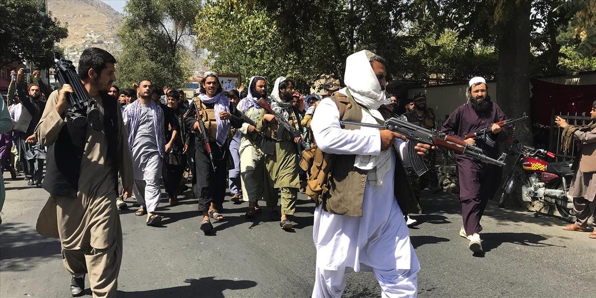 Taliban blokuje internet, rodiny nemajú čo jesť. Militanti zabili brata bývalého viceprezidenta