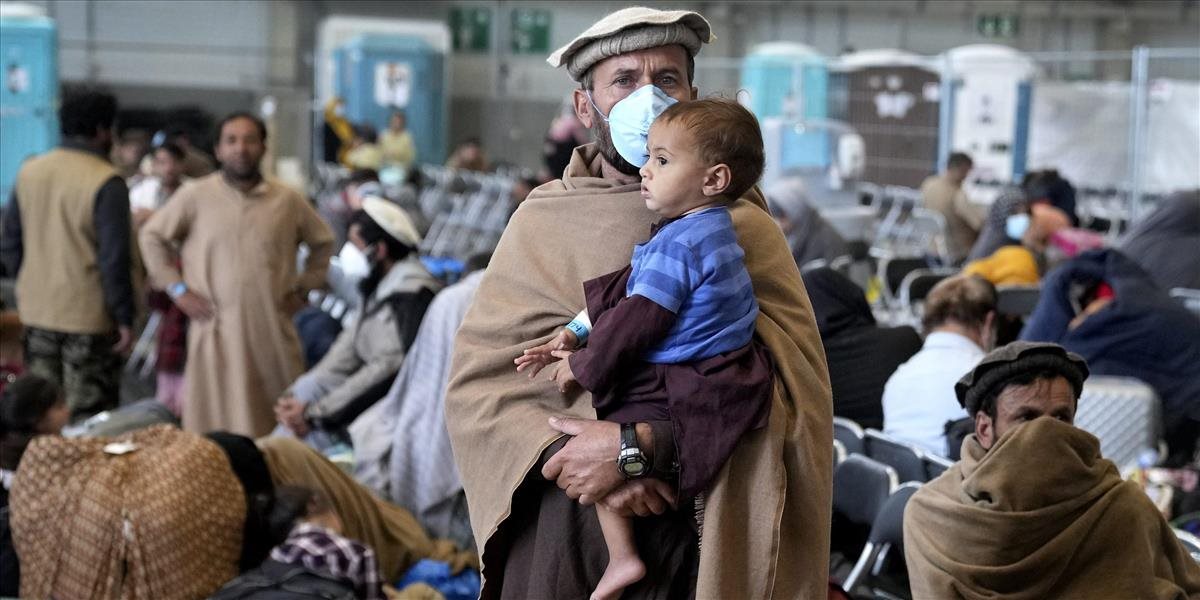 Američania pozastavili lety s evakuovanými Afgancami! Obávajú sa šírenia osýpok