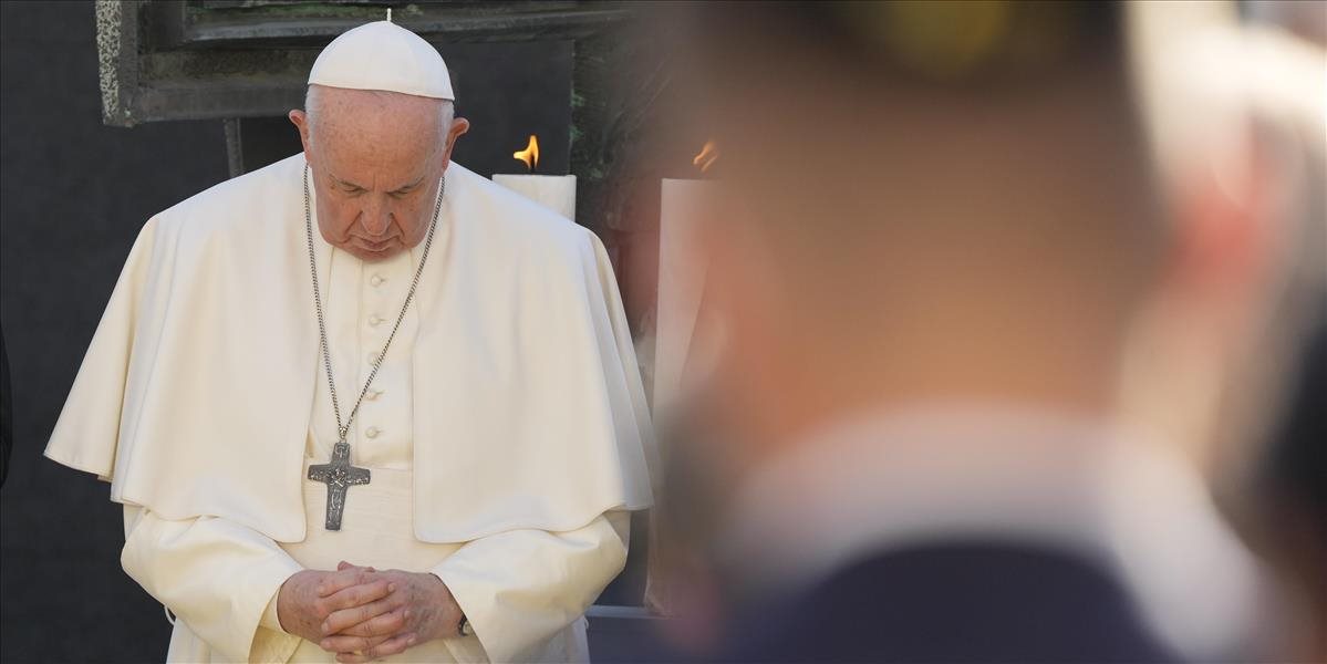 Pamäť nesmie ustúpiť zabudnutiu, povedal pri pamätníku holokaustu pápež František