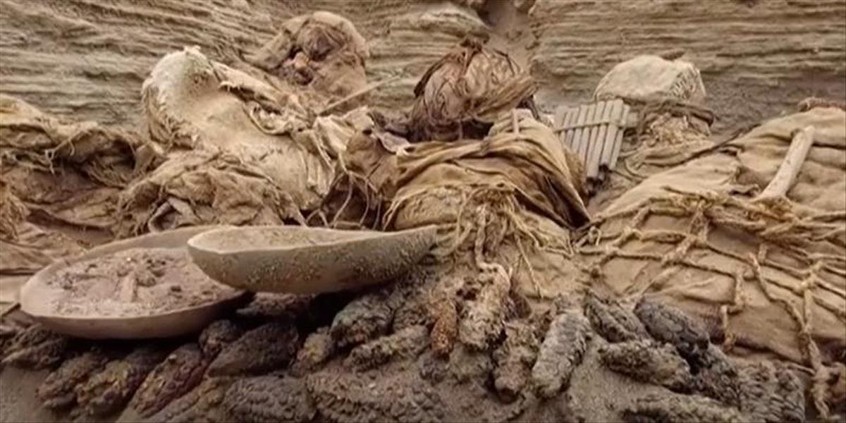 VIDEO: Pracovníci v Peru našli 800 rokov starý hrob