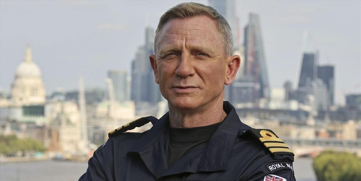 Obrovská pocta britského námorníctva Danielovi Craigovi!