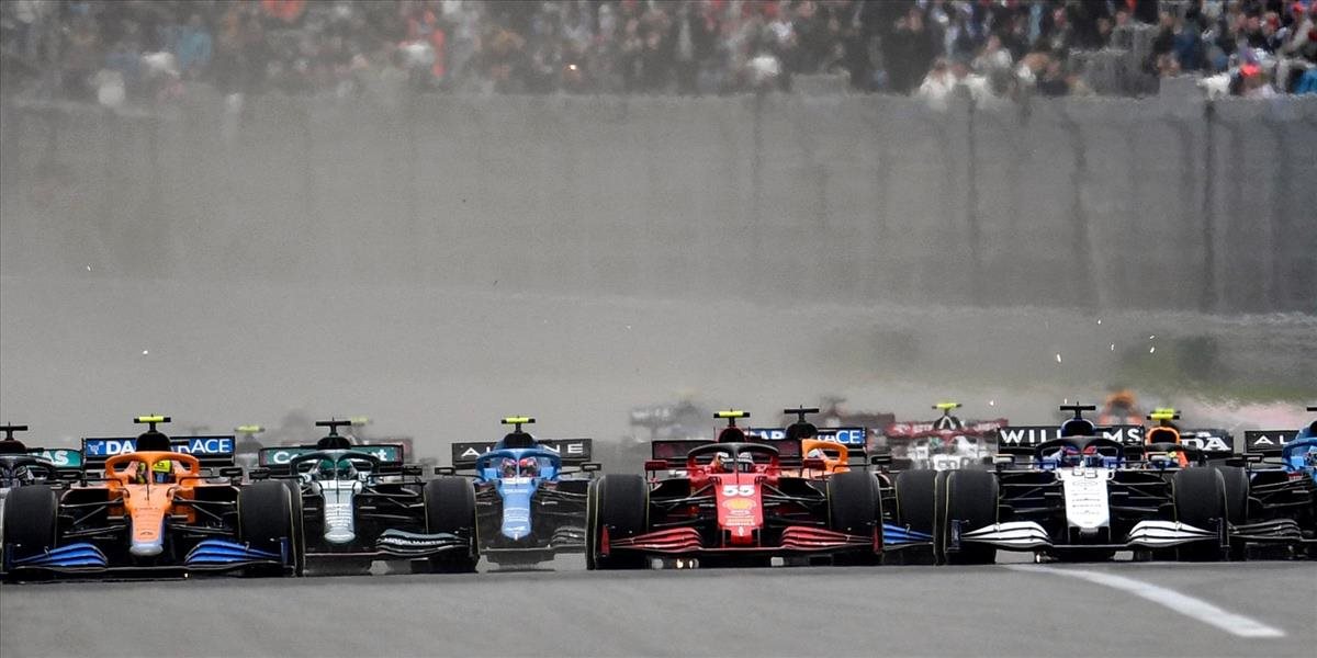 F1: Hamilton vyhral šialenú VC Ruska