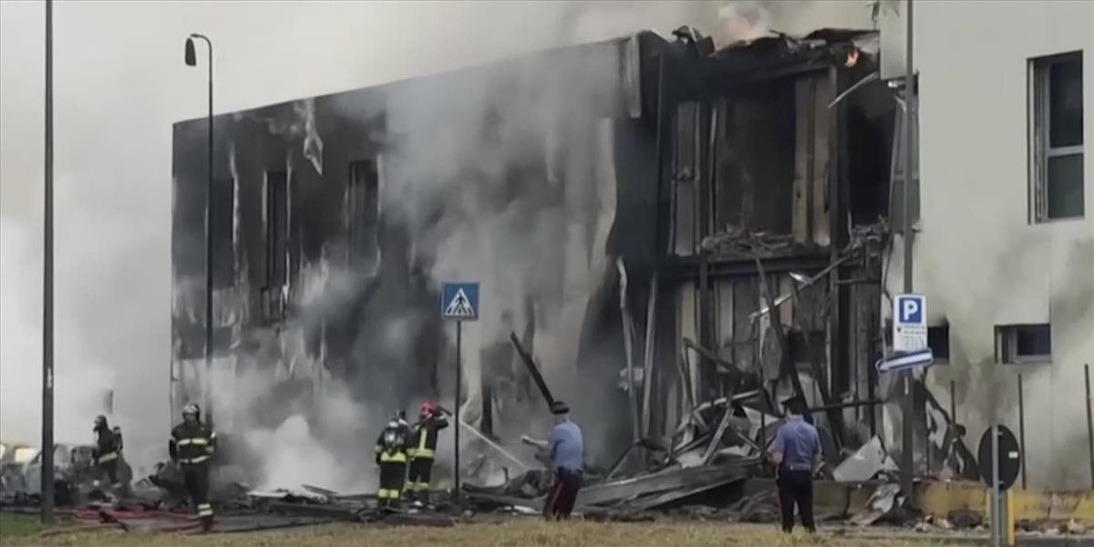 VIDEO: Do budovy pri Miláne narazilo lietadlo!