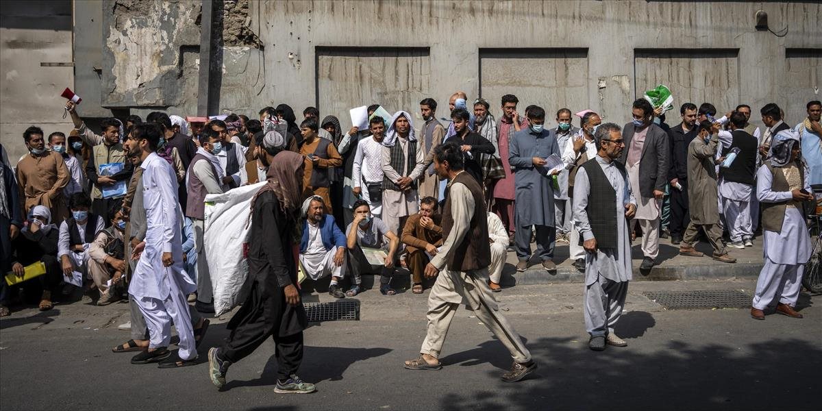 K bombovému útoku pred kábulskou mešitou sa prihlásil Islamský štát