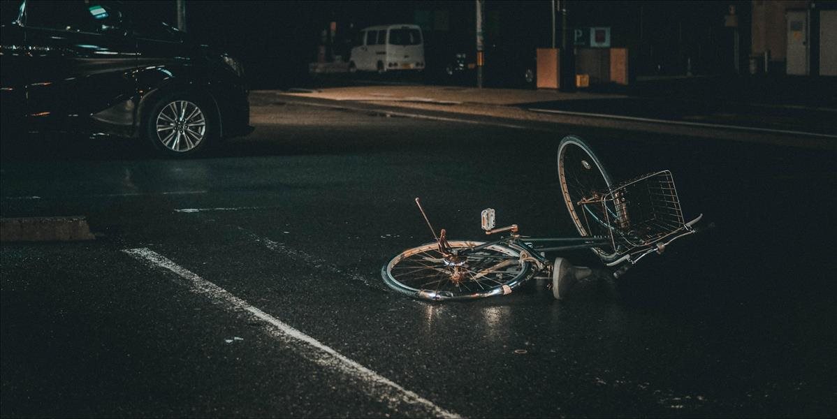 Nadrogovaný Slovák zrazil v Maďarsku dvoch cyklistov. Mladá žena zomrela