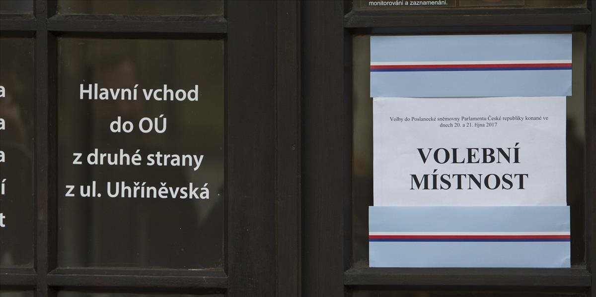 Zamestnanec radnice uväznil komisiu vo volebnej miestnosti v Brne