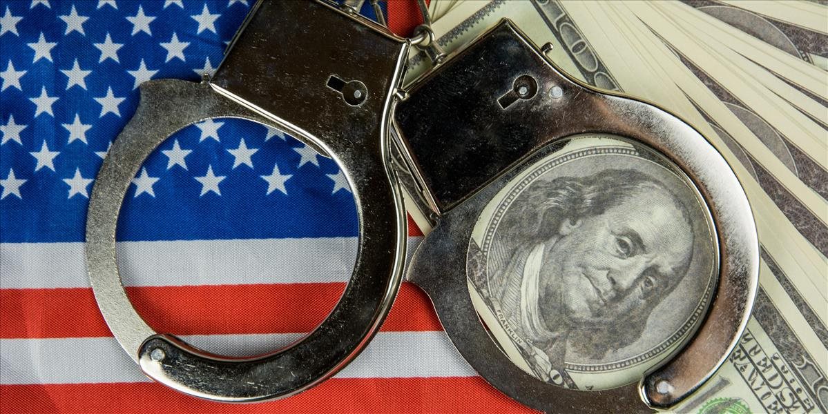 Manželia predávali tajné vojenské informácie. Ukryli ich na nezvyčajných miestach