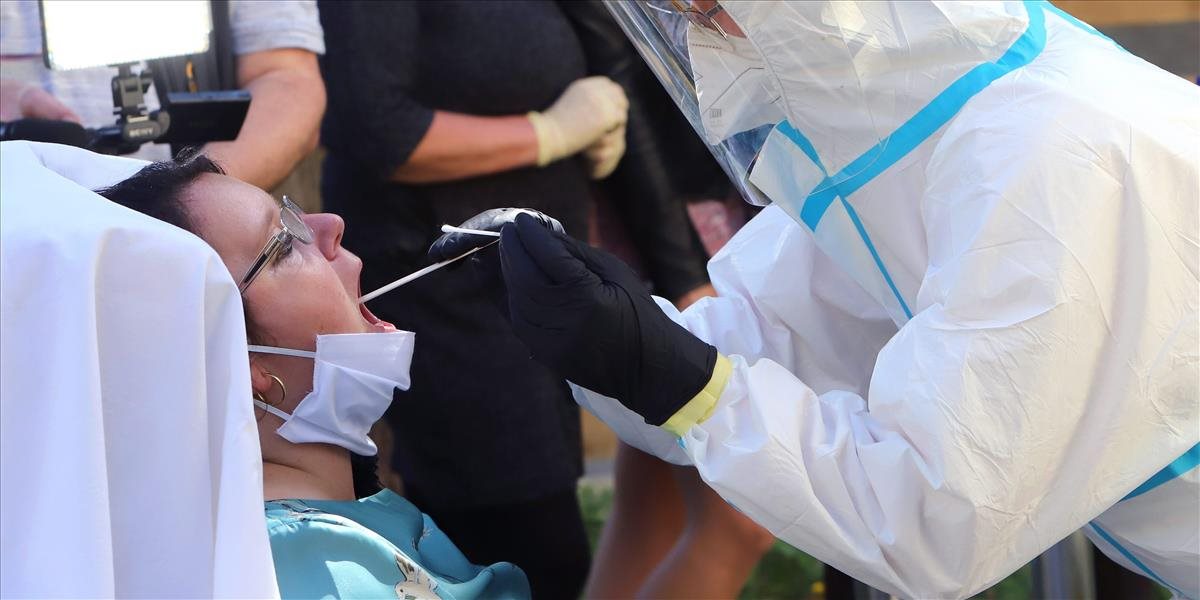 Britské laboratórium má problém. Po krajine nechalo šíriť koronavírus tisíckam ľudí