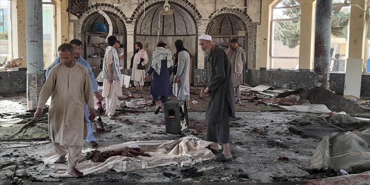 VIDEO: Atentát na mešitu v Kandaháre si vyžiadal najmenej 47 mŕtvych