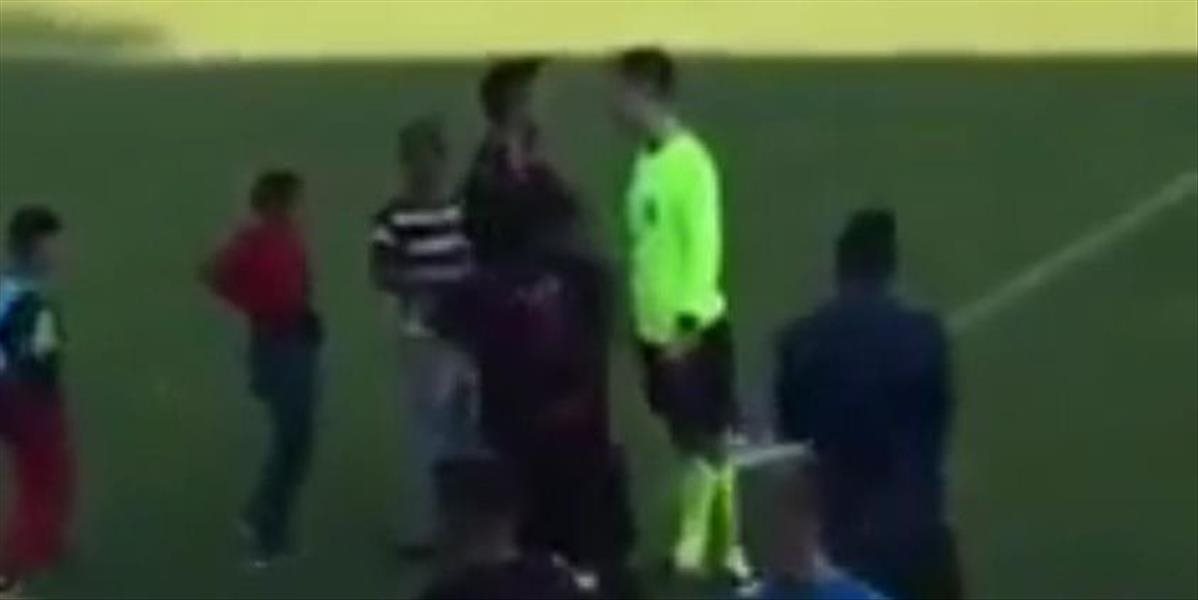 VIDEO: Agresívny hráč dorasteneckej ligy, ktorý zaútočil na rozhodcu, bude potrestaný