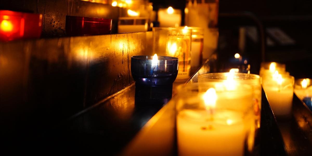 Dnes je Sviatok všetkých svätých. Vedeli ste, že pôvodne ľudia na hroboch aj stolovali?