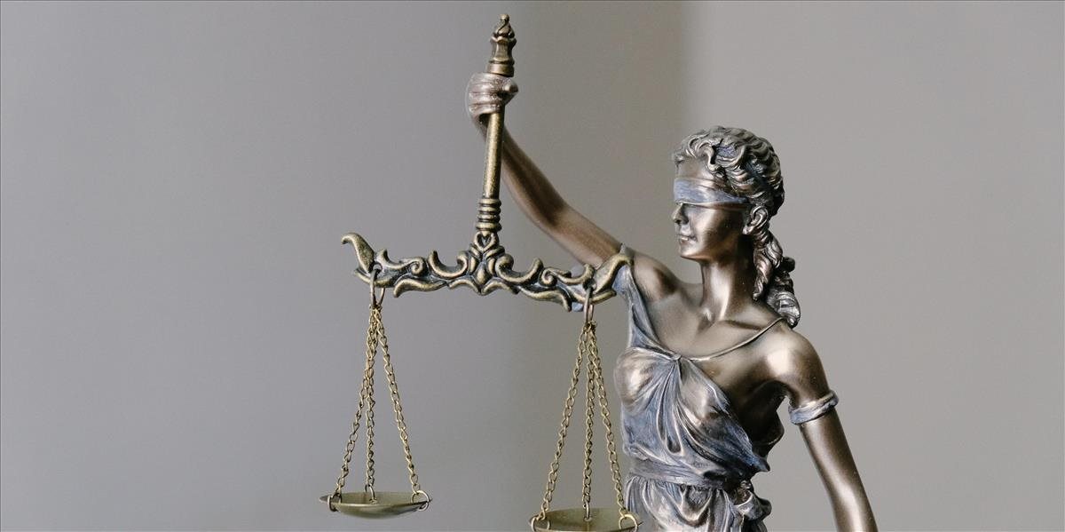 Odsúdili poslankyňu, ktorá chcela poliať partnerovu milenku kyselinou