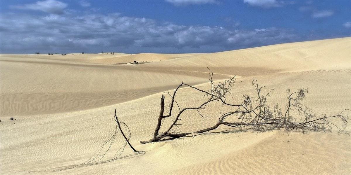 Turisti ničia nezáväzným sexom piesočné duny na Kanárskych ostrovoch!