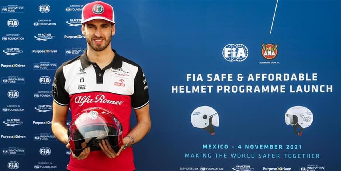 F1: Smoliar Giovinazzi v Alfa Romeo jazdiť nebude, nahradí ho mladý čínsky pretekár Zhou