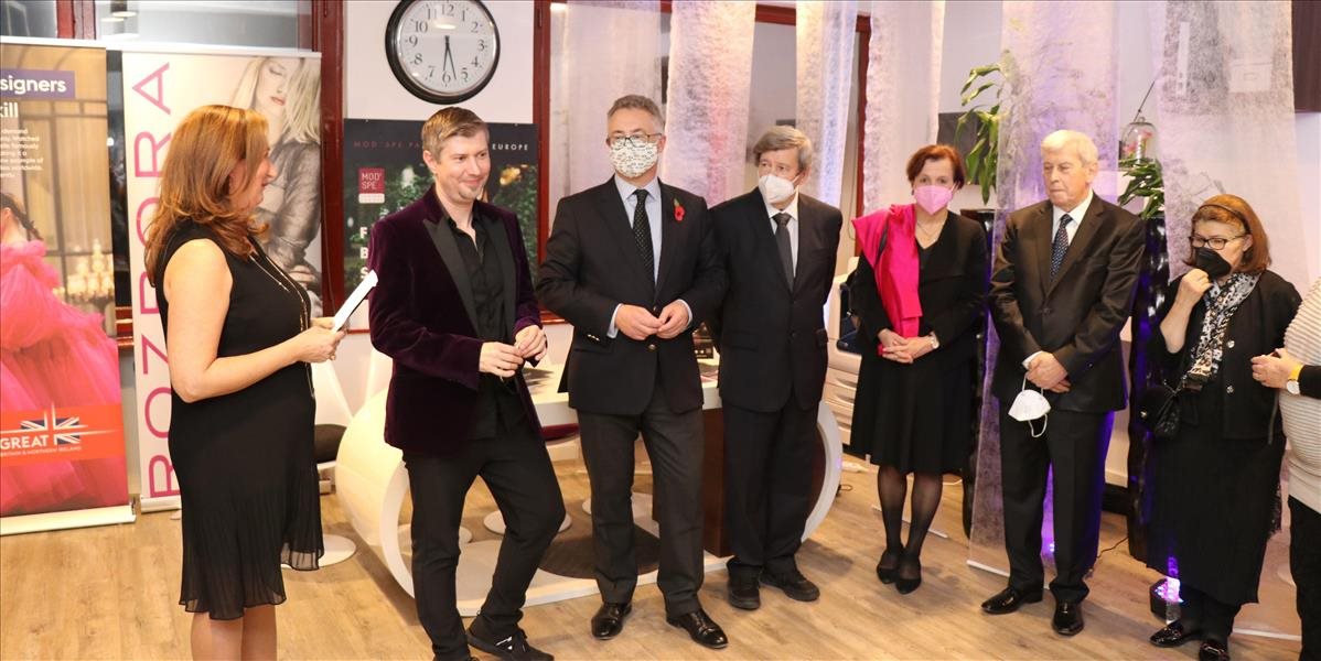 Úspešná vernisáž výstavy OD SNA K REALITE módneho návrhára Richarda Rozboru