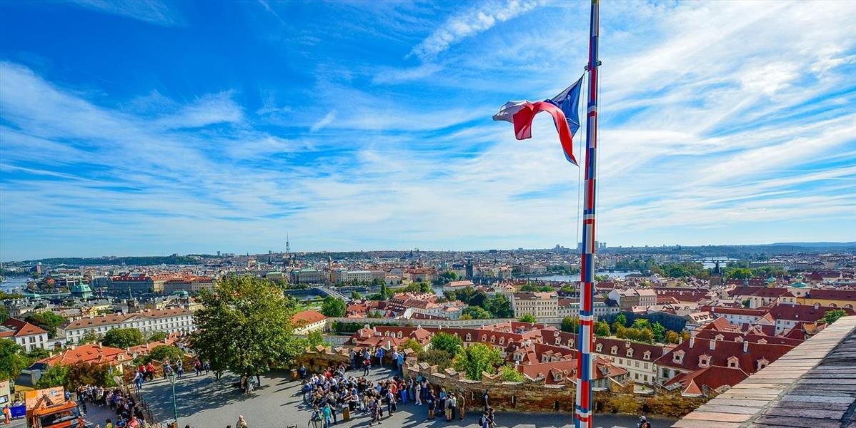 Opatrenia sprísnili aj Česi! Do reštaurácií ani ku kaderníkovi už nebude stačiť negatívny test