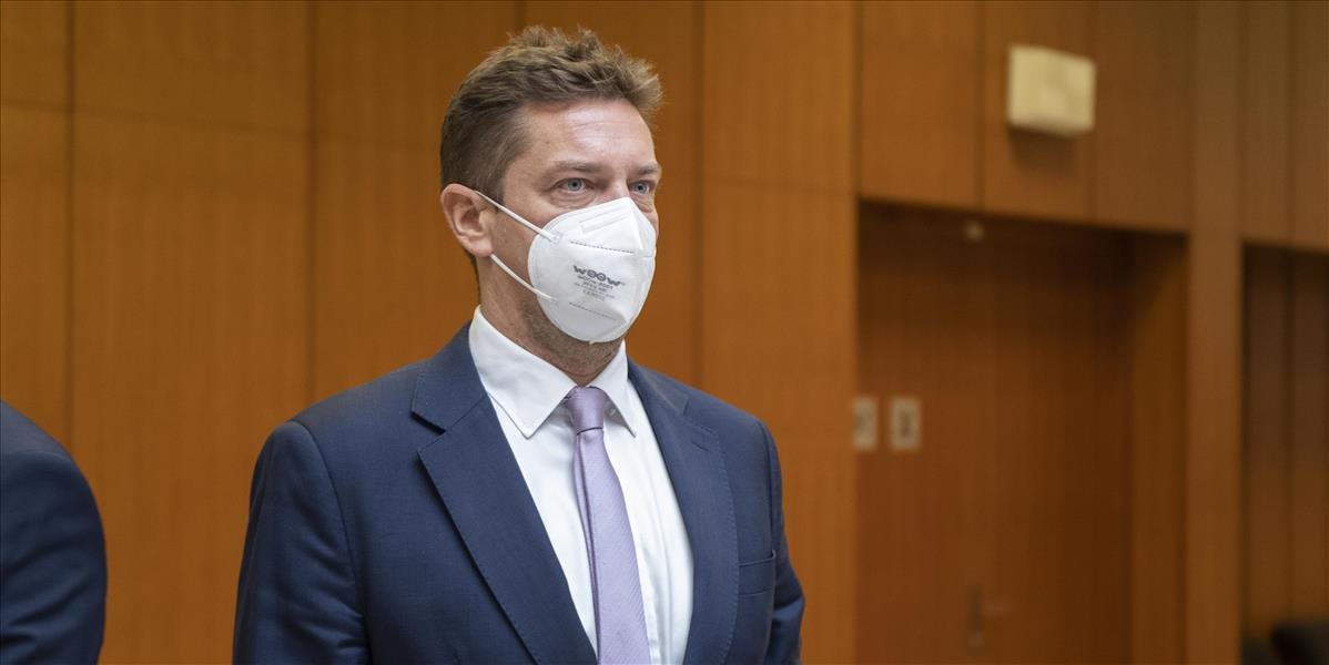 Minister Doležal predstavil cestovateľské opatrenia v súvislosti s novým variantom koronavírusu