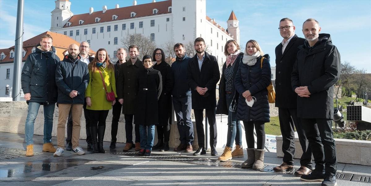 Hnutie Progresívne Slovensko sa rozrástlo o bývalých členov Spolu