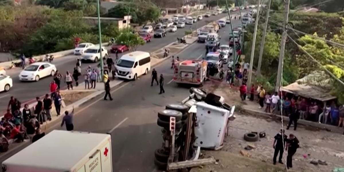 VIDEO: Nehodu kamióna neprežilo vyše 50 migrantov