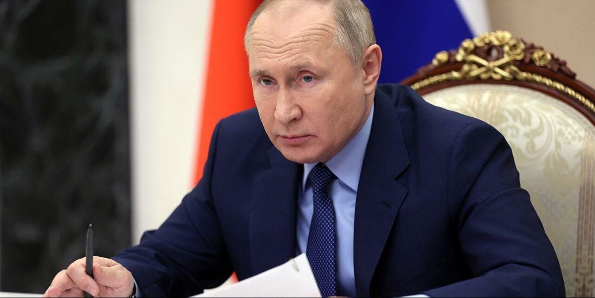 To, čo sa deje na Donbase, pripomína genocídu, povedal Putin