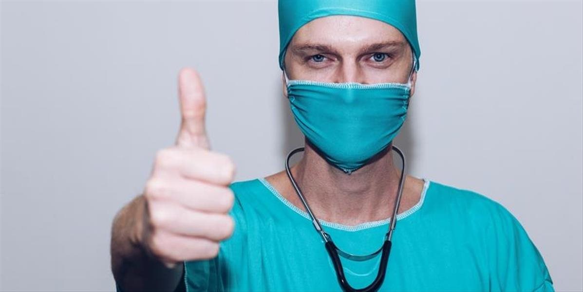 Epidemiológ o omikrone na Slovensku. Vie o jednom riešení!