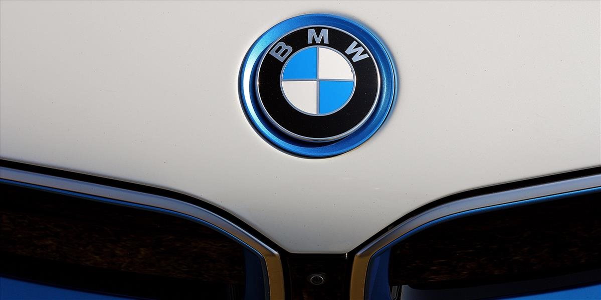 Nový model BMW mení farbu, nie je to CGI!