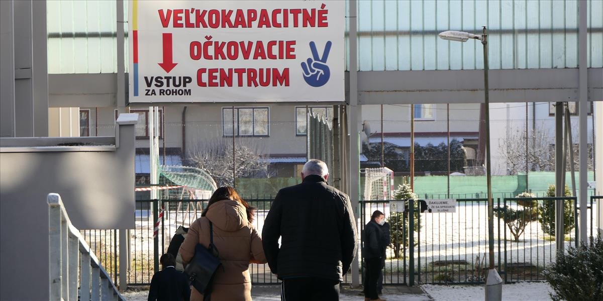 Nežiaduce účinky po očkovaní majú tisíce Slovákov. Aké najčastejšie?
