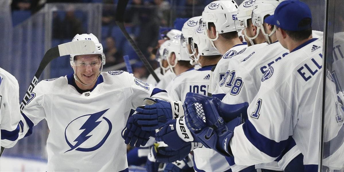 NHL: Tampa rozstrieľala Buffalo, hetrik Kučerova