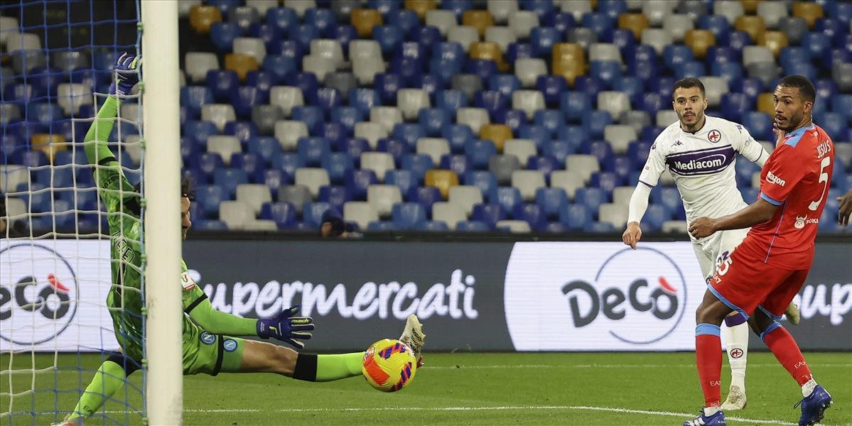 Coppa Italia: Fiorentina v gólovej prestrelke zdolala Neapol, AC vyradilo trápiaci sa Janov