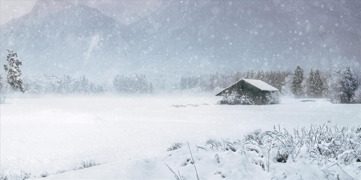 SHMÚ upozorňuje na sneženie, tvorbu snehových jazykov či nízke teploty