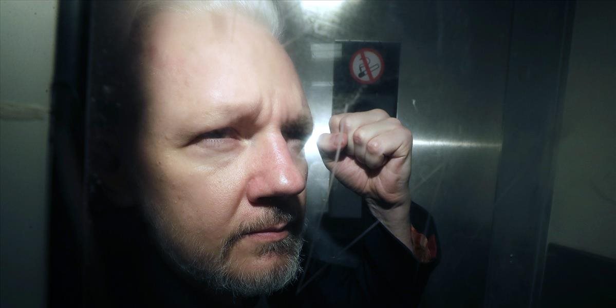 Julian Assange dostal v Británii ešte jednu šancu