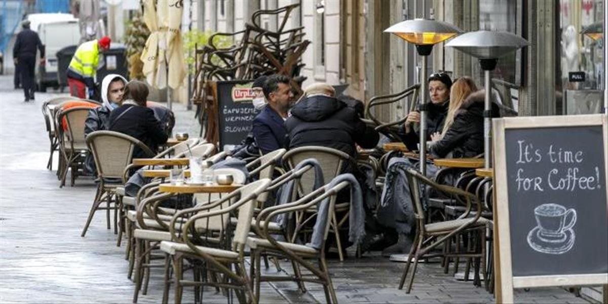 Česko uvažuje nad zmenou! Reštaurácie možno budú môcť navštevovať aj nezaočkovaní ľudia