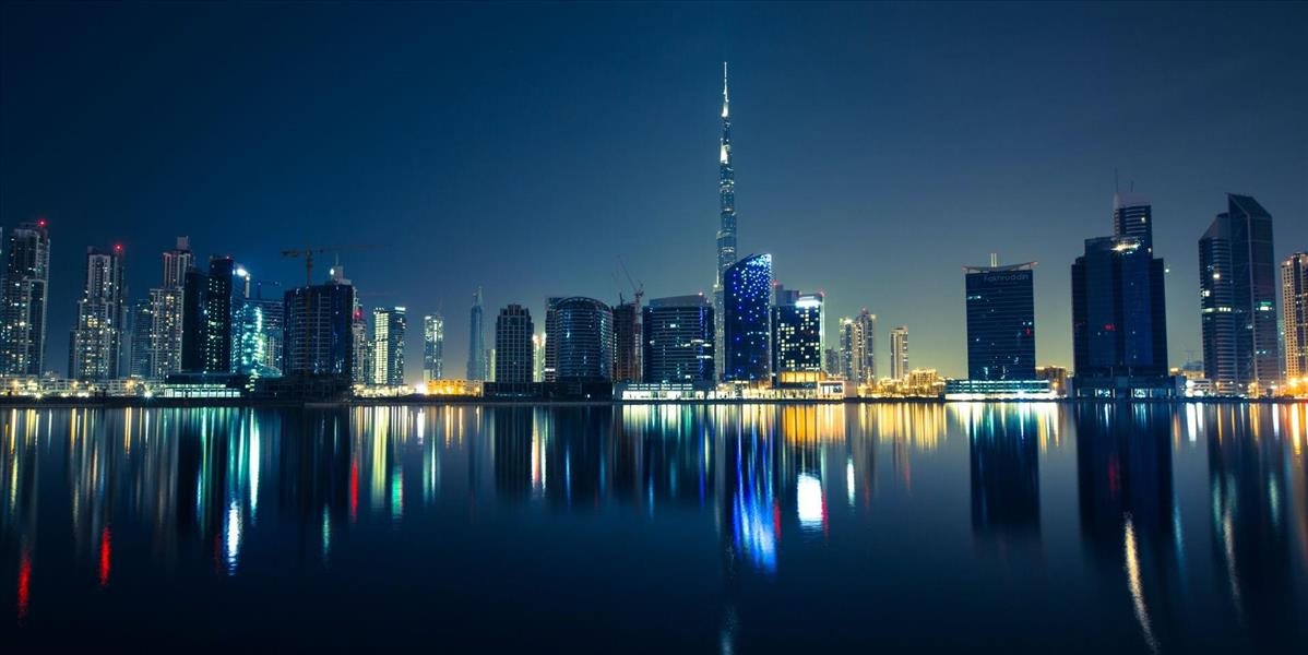 Spojené arabské emiráty zavedú v budúcom roku firemnú daň