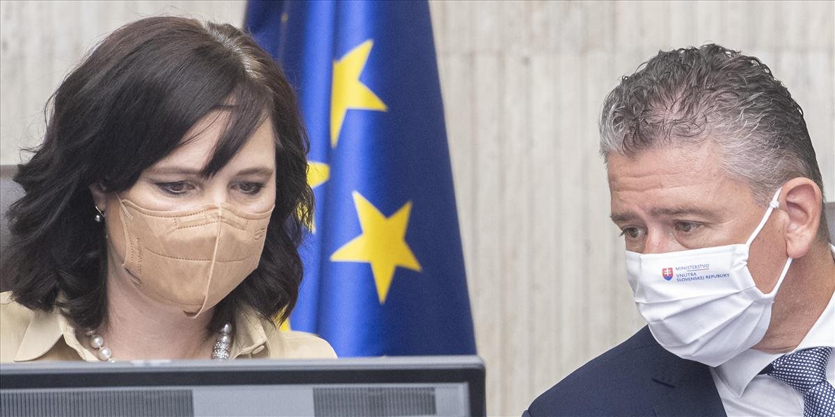 Roman Mikulec a Veronika Remišová majú COVID-19