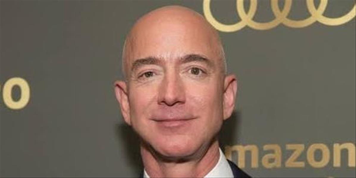 Jeff Bezos pobúril pamiatkarov. Pre jeho obrovskú jachtu rozoberú historický most!