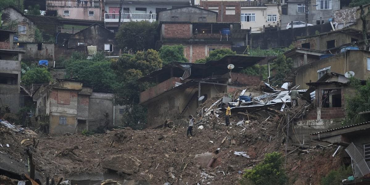 VIDEO: Záplavy zabili vyše 90 ľudí!