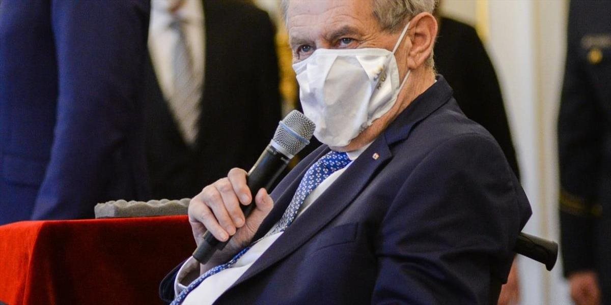 Miloš Zeman priznal, že sa mýlil. Šialenca je nutné izolovať, uviedol k ruskej agresii
