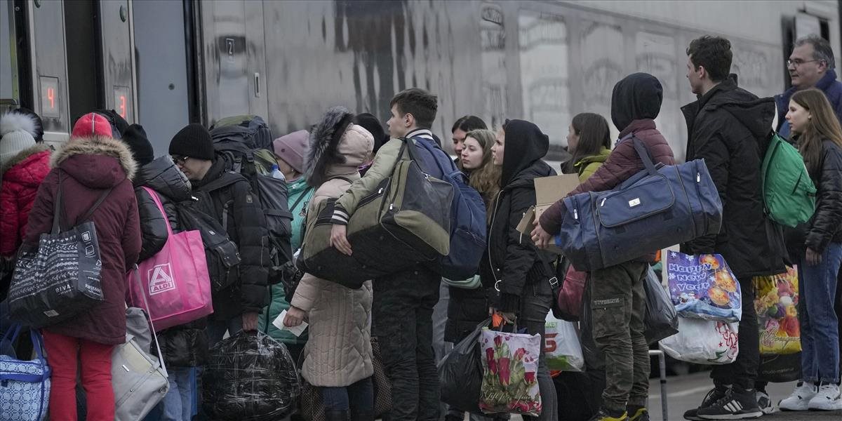Ukrajinci utekajú z krajiny do okolitých štátov