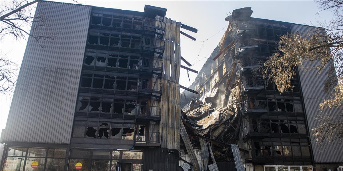 AKTUALIZÁCIA - VIDEO: Hasiči majú požiar pod kontrolou. Čo bude s budovou?