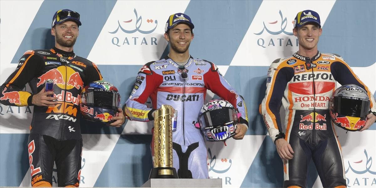 MotoGP: Éra bez Rossiho sa začala! Prvé preteky sezóny vyhral mladý Talian Enea Bastianini