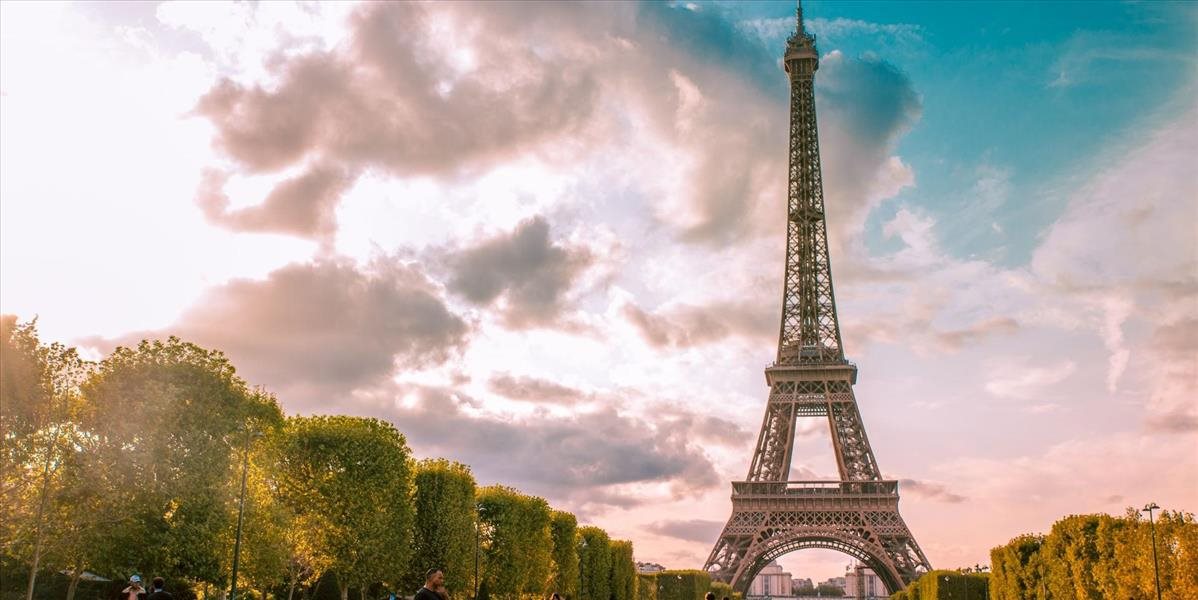 Eiffelova veža vyrástla o šesť metrov