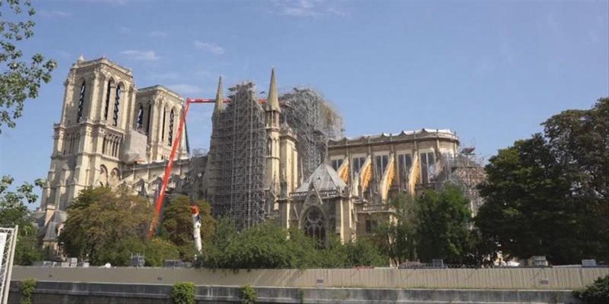V  Notre-Dame odkryli vzácne hrobky a sarkofág