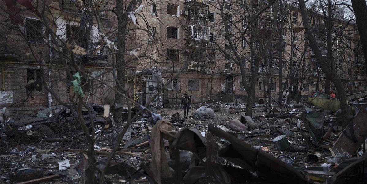 AKTUALIZÁCIA: Raketový útok na kasárne v meste Mykolajiv si vyžiadal desiatky obetí