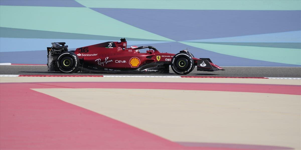 F1: Sobotňajšiu kvalifikáciu vyhral Leclerc, Hamilton a Mercedes s priepastnou stratou